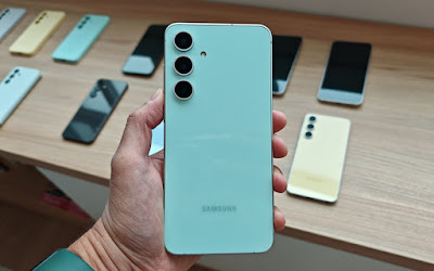 Samsung Galaxy S24 FE best camera phone under 30000 with 50MP OIS main camera and 10MP selfie lens – Amazon Flipkart sale dea